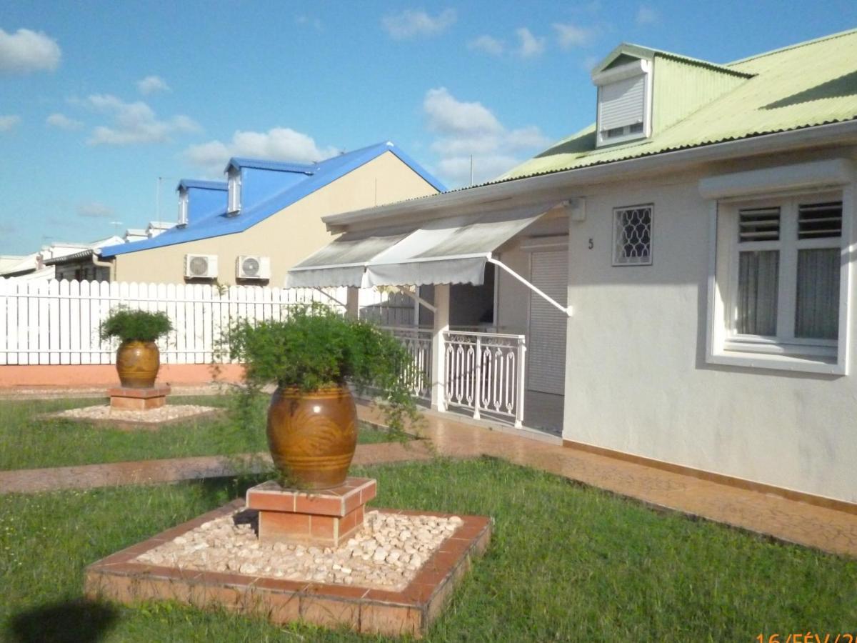 Logement Spacieux Deux Pieces A Baie Mahault ภายนอก รูปภาพ