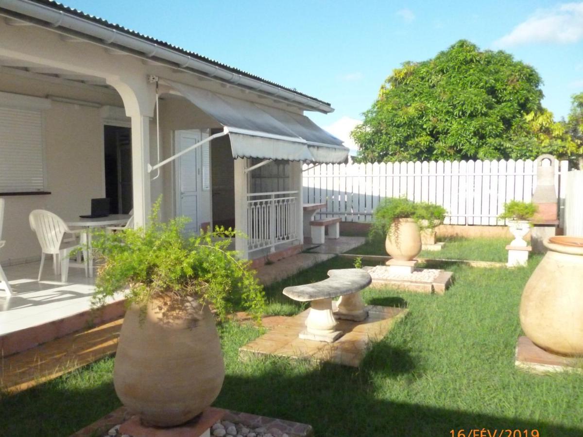 Logement Spacieux Deux Pieces A Baie Mahault ภายนอก รูปภาพ