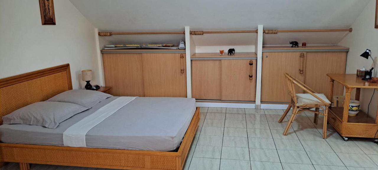 Logement Spacieux Deux Pieces A Baie Mahault ภายนอก รูปภาพ