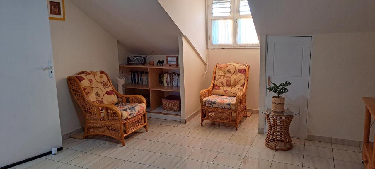 Logement Spacieux Deux Pieces A Baie Mahault ภายนอก รูปภาพ