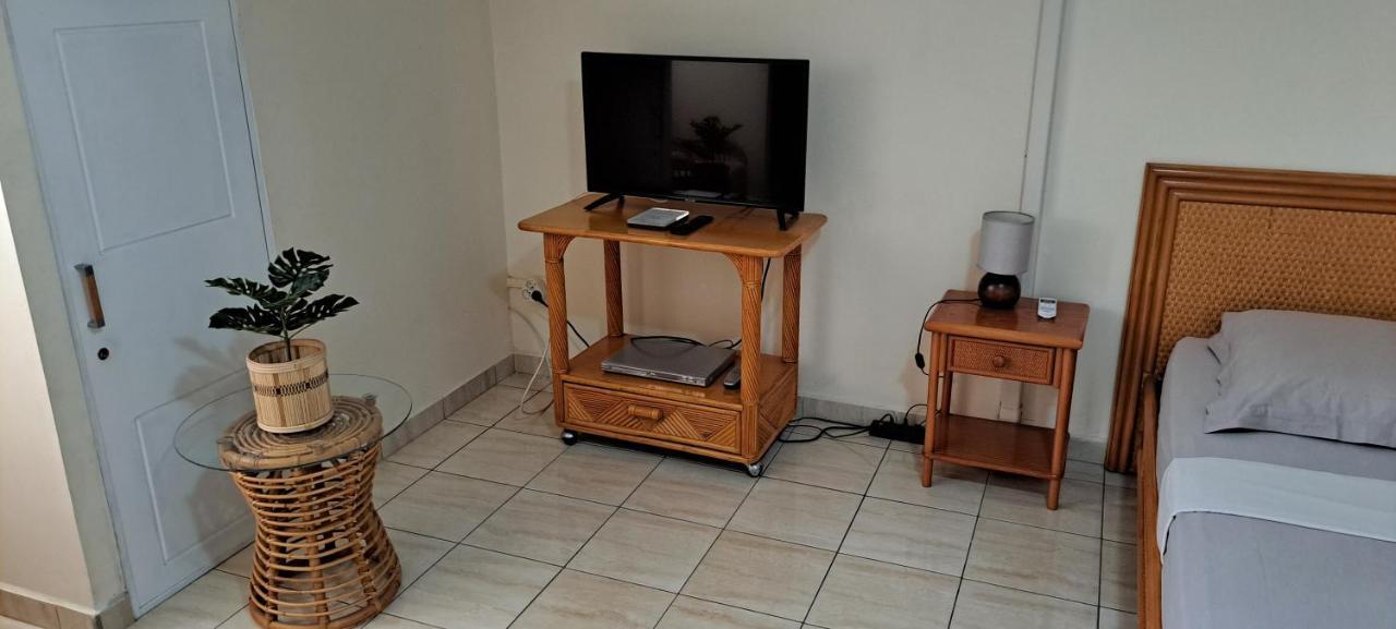 Logement Spacieux Deux Pieces A Baie Mahault ภายนอก รูปภาพ