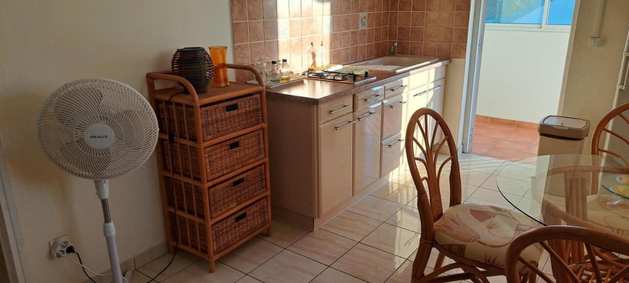 Logement Spacieux Deux Pieces A Baie Mahault ภายนอก รูปภาพ