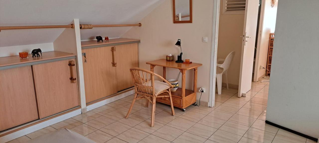 Logement Spacieux Deux Pieces A Baie Mahault ภายนอก รูปภาพ
