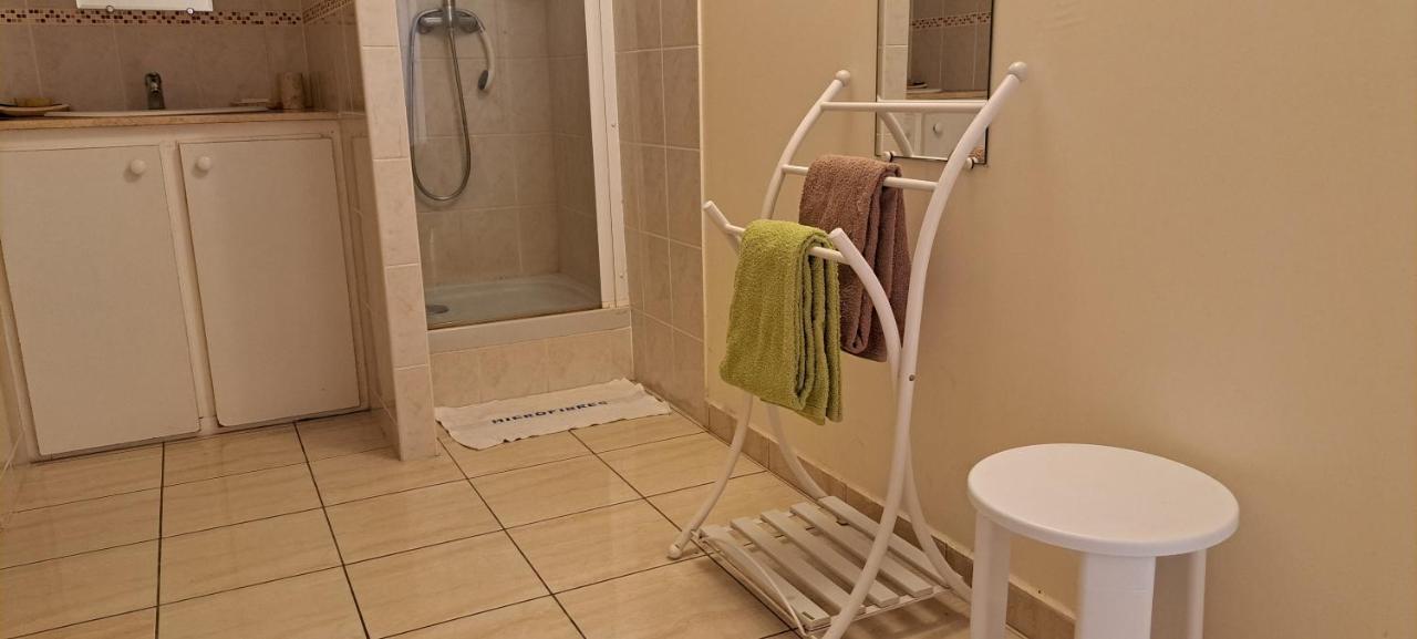 Logement Spacieux Deux Pieces A Baie Mahault ภายนอก รูปภาพ