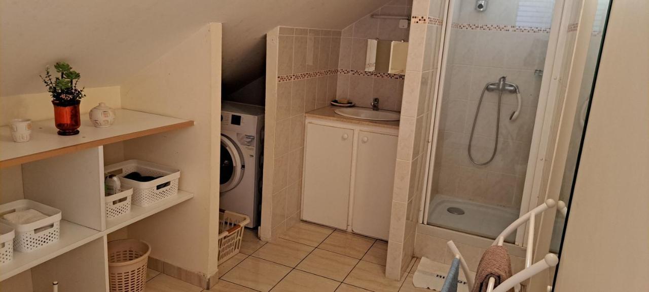 Logement Spacieux Deux Pieces A Baie Mahault ภายนอก รูปภาพ